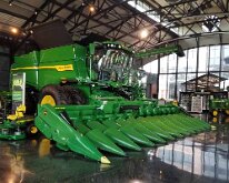 2025_JohnDeerePavillion_Moline-04